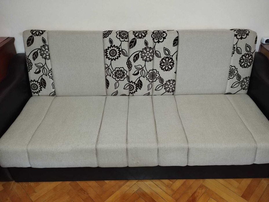 Set Canapea extensibila  3 locuri si 2 fotolii fixe