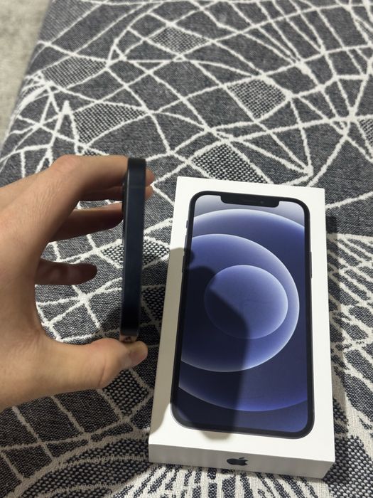 Продаеться iPhone 12 64GB