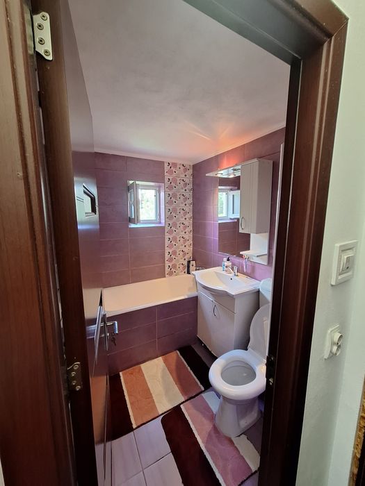 Inchiriez apartament cu 3 camere -Decebal Oradea
