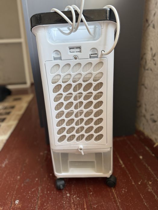 Мобилен охладител и овлажнител 2в1