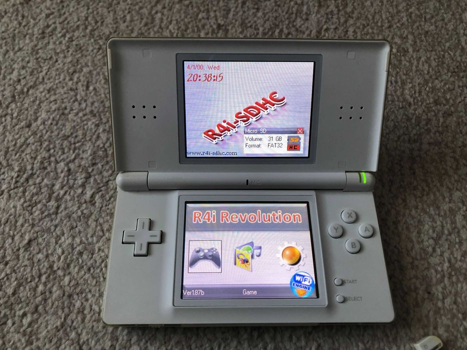 Consola Nintendo DSL Modata 200 jocuri Card R4i 32Gb Mario Pokemon