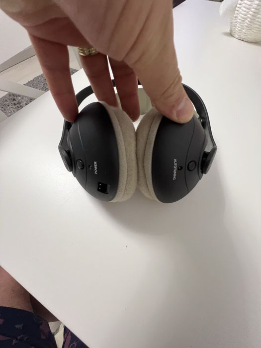 Casti AKG   K912