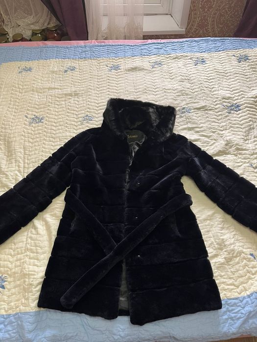Шуба из бобра, норковый воротник