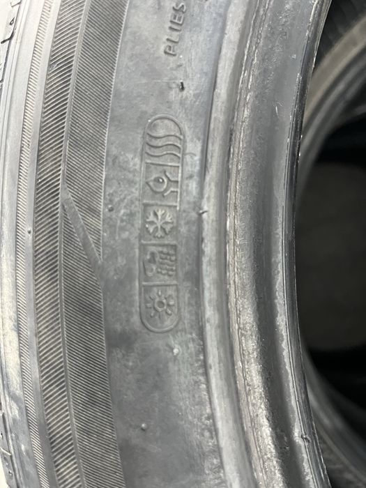 Продам Шины 245х45R18