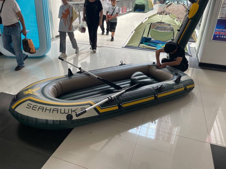Продам надувной лодка ПВХ  INTEX оригинал