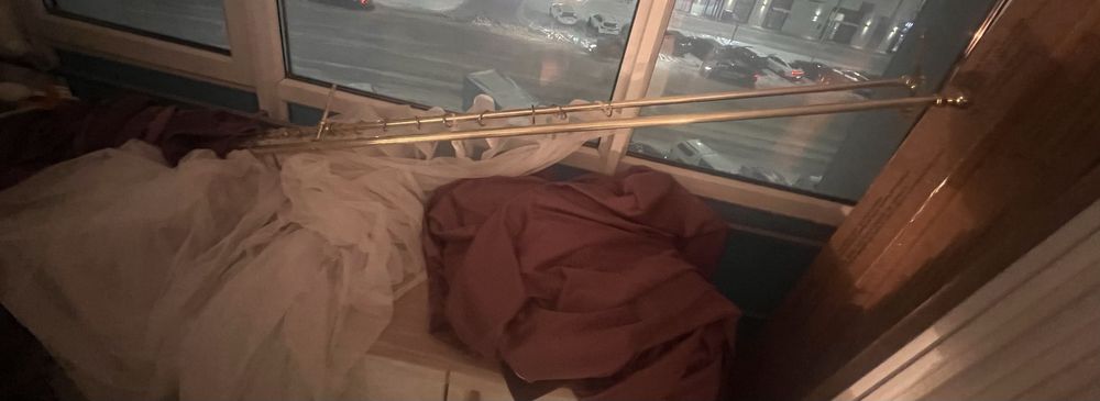 Гардины настенные три штуки и шторы