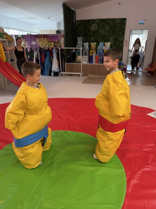 Inchiriere show sumo petreceri copii