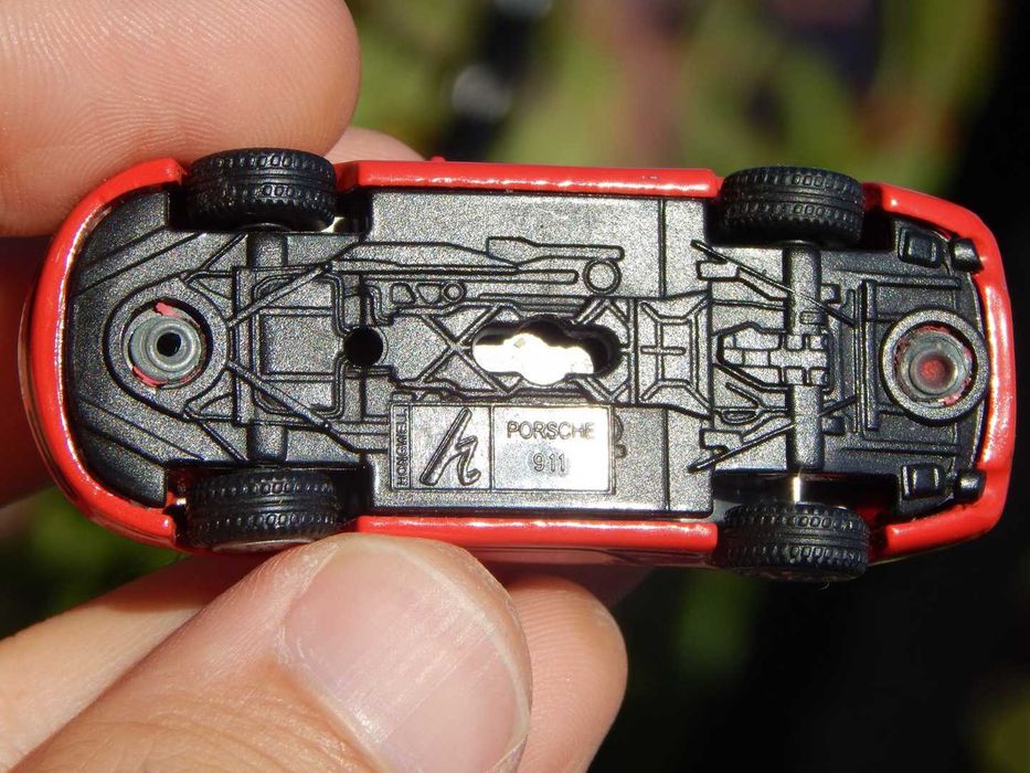 Macheta Porsche 996 (911 Carrera Coupe) Hongwell Cararama scara 1:72
