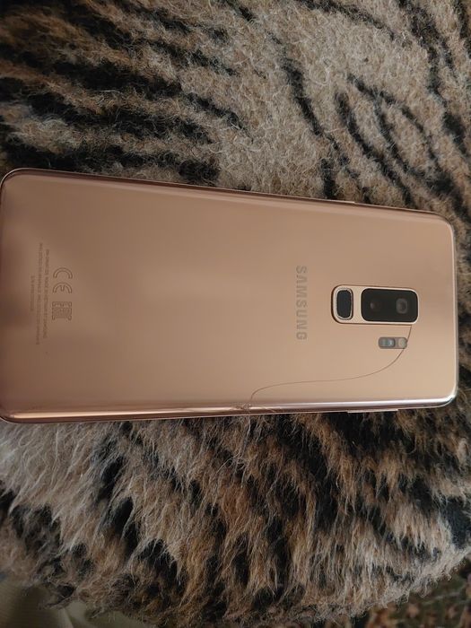 Samsung galaxy s 9 +  hotira 64 gb