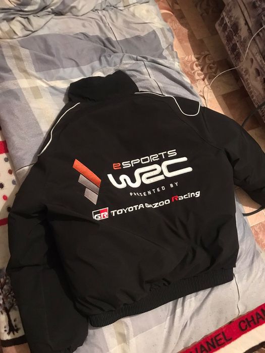 Продам б/у куртку в хорошем качестве