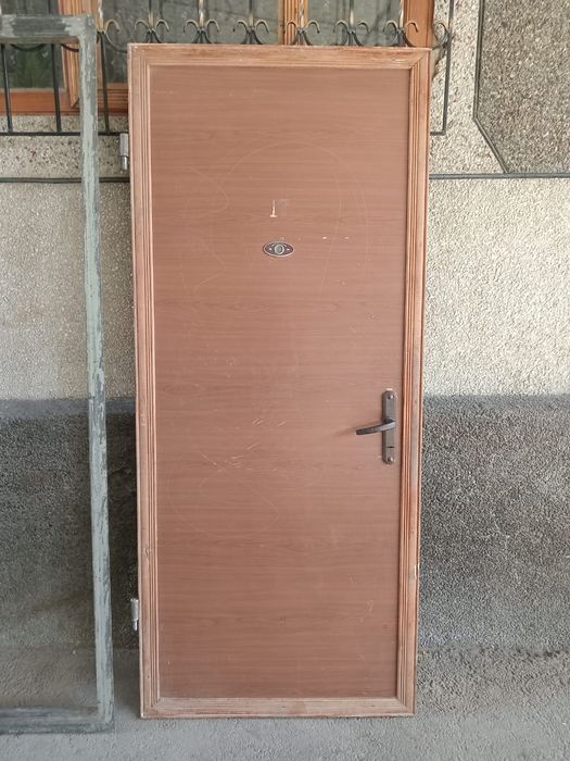 Продается железный дверь