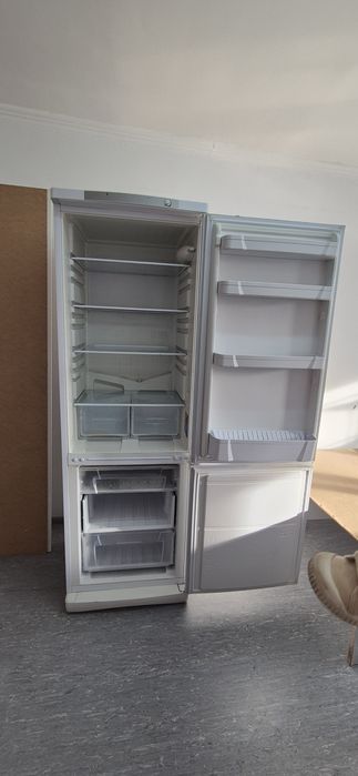 Холодильник Indesit