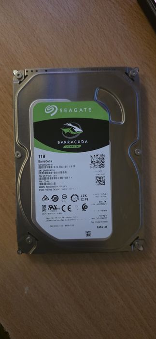 Продавам хард диск  Seagate Barracuda 1TB