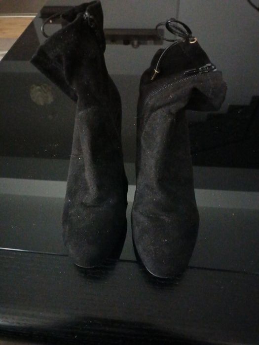 Botine negre cu fermoar