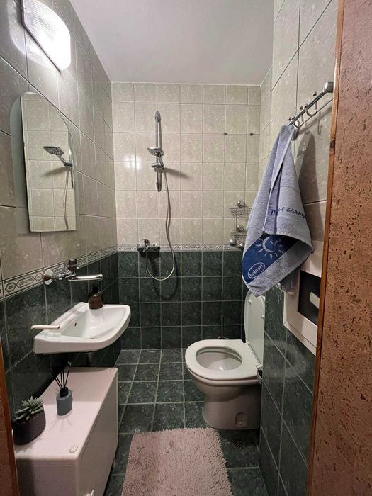 Лазур двустаен апартамент до ФЛОРА и БСУ с гледка море