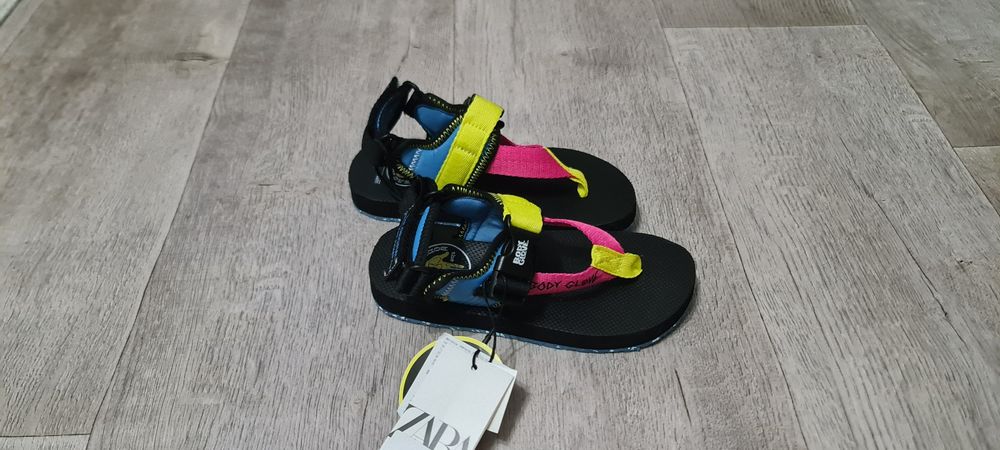 Детские сандалии Zara