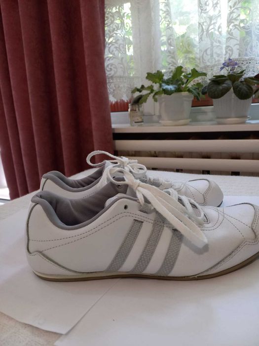 Дамски маратонки - много запазени