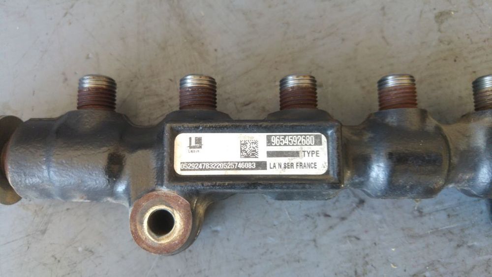 Rampa injectoare ford focus 2 1.6 tdci hhda 9654592680