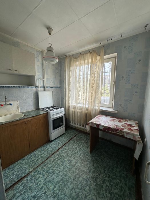 Понедельно 1 ком,