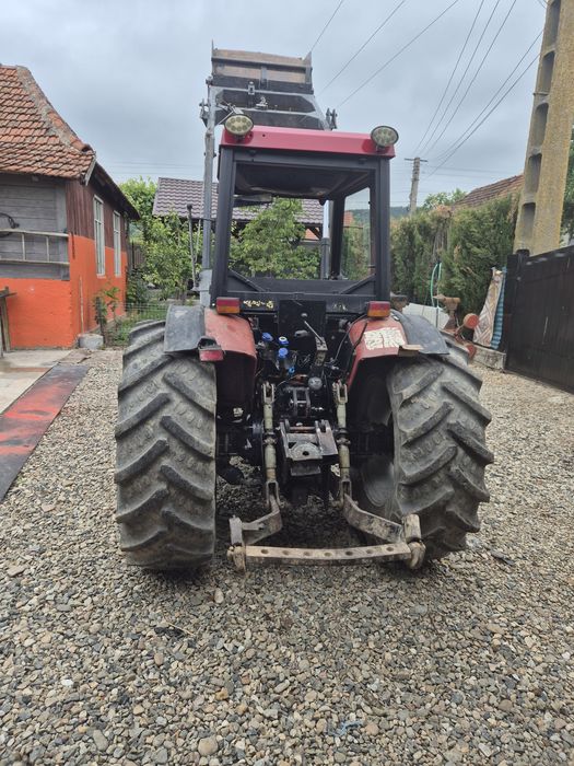 Tractor Case International cu încărcător 4x4
