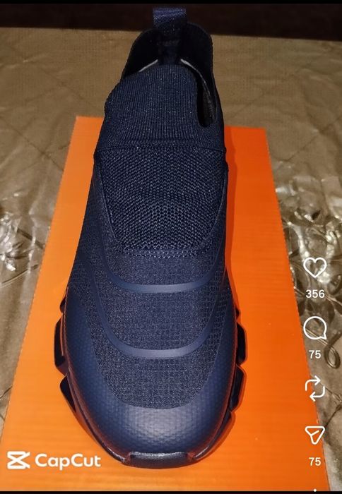 Продаю скетчерсы новые причина продажи купил большой размер не подошли