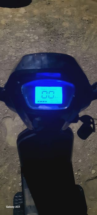 8Sk электроскутер