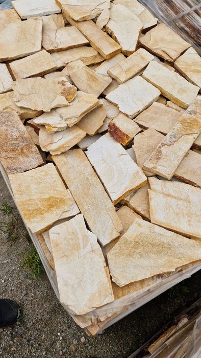 Piatra naturala decorativa travertin marmura thassos granit