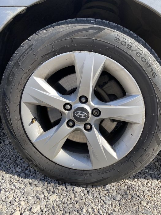 Джанти с гуми 16ки Hyundai i40