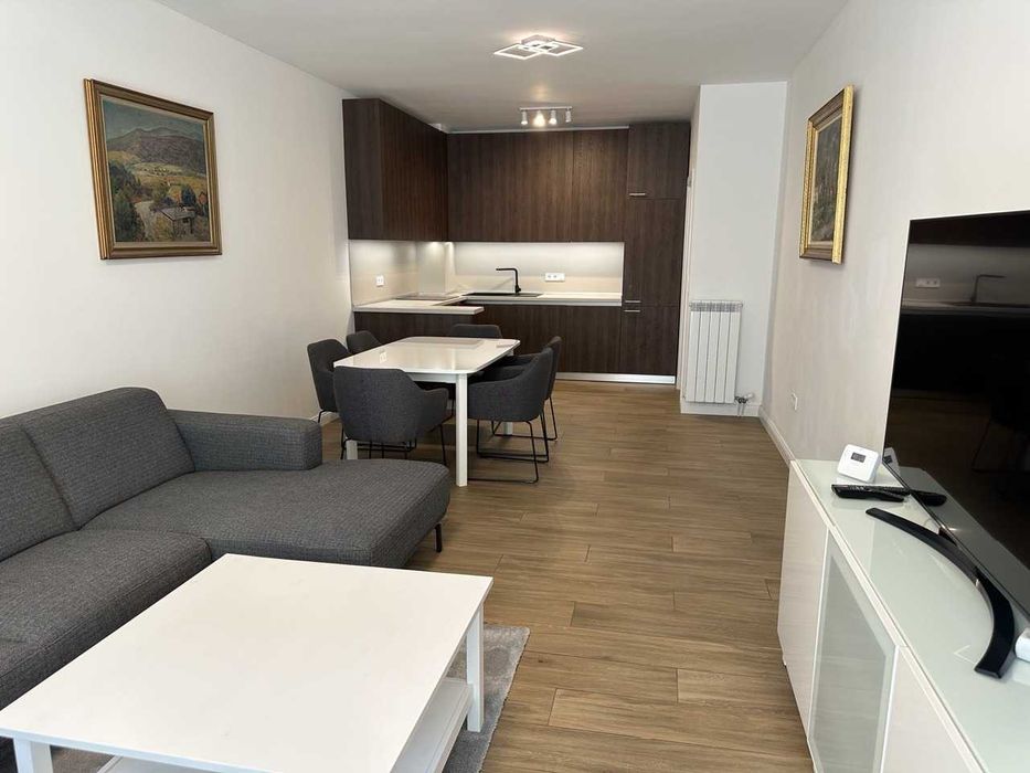 Дава се под наем Тристаен апартамент в София, Витоша - 120 кв.м за 1000 € - Снимка #3