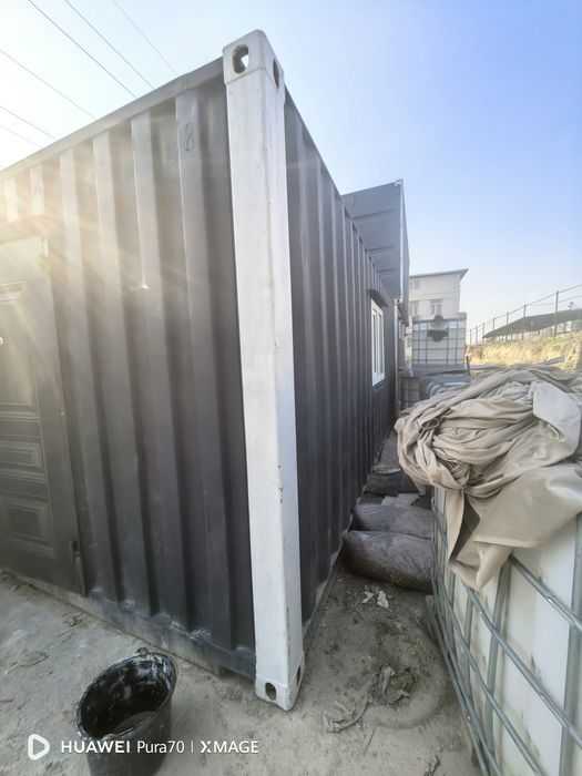 6 metrli konteyner sotiladi