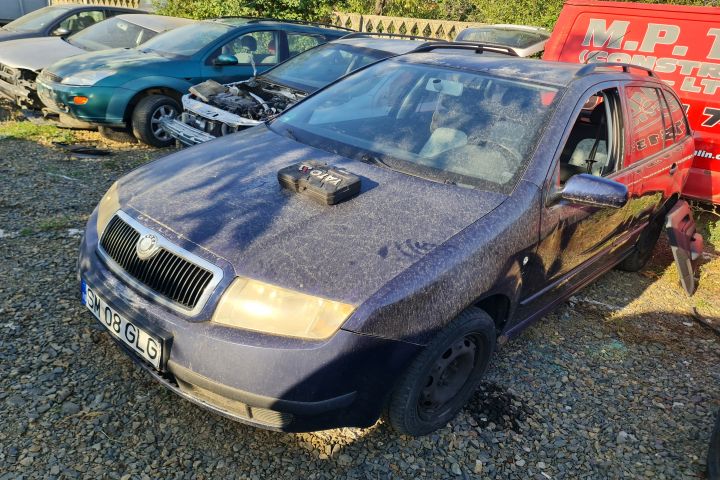 Lampa / Tripla stop stanga pe aripa 6Y6 945 11B Skoda Fabia 6Y (facel