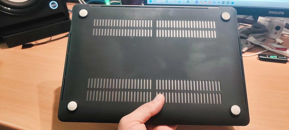 Macbook pro 2020 i5 2.0 Ghz Touchbar