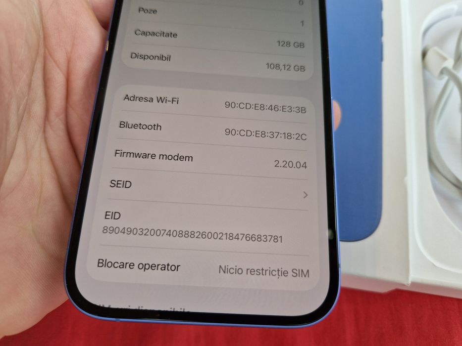 -Iphone 16, ca Nou, 128Gb, 8Ram, 137 cicluri incarcare, folosit 3 luni