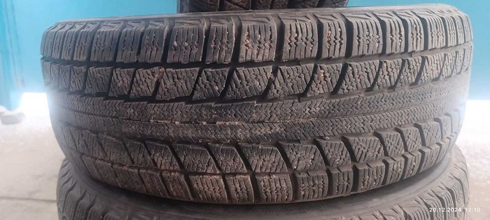 Продам комплект резины.