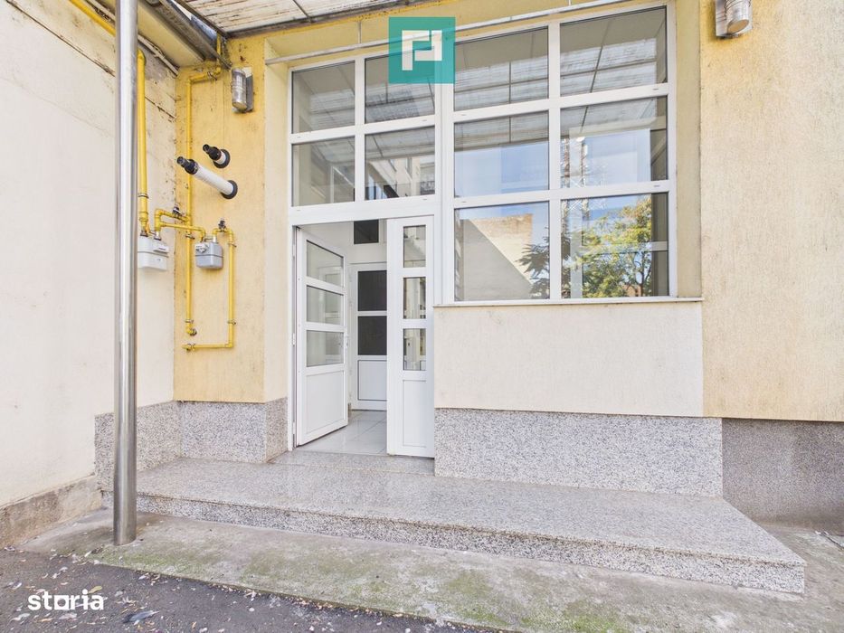 Imobil central cu destinație medicală, Arad