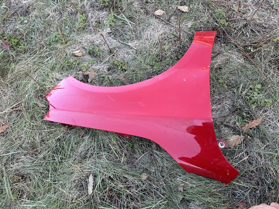 Aripă dreapta față mercedes a clss w176.