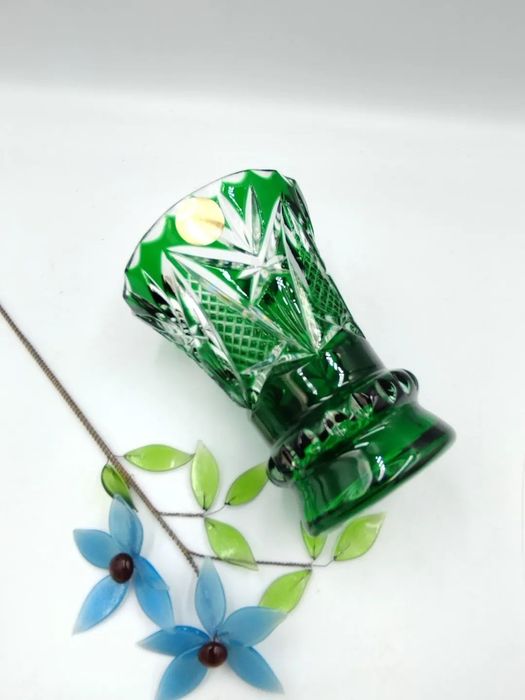 Изумрудено зелена кристална шлифована ваза Nachtmann