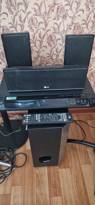 Домашний кинотеатр караоке LG
