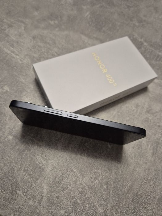 Honor 400 8GB RAM, 256 gb stocare