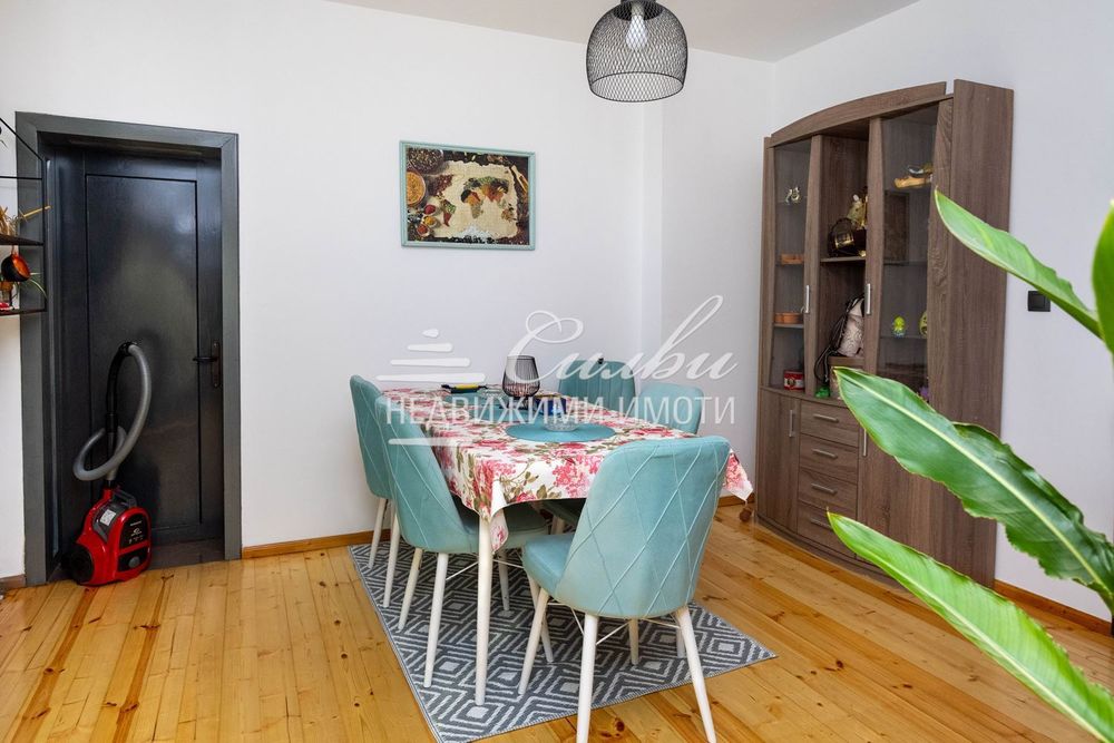 Продава се Етаж от къща в Шумен, Център - 137 кв.м за 1296 €/кв.м - Снимка #1