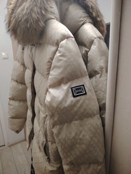 Geaca bărbați Hugo  guler  blana naturala -marimea  L