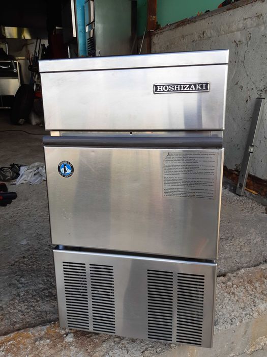 Полупрофесионален ледогенератор