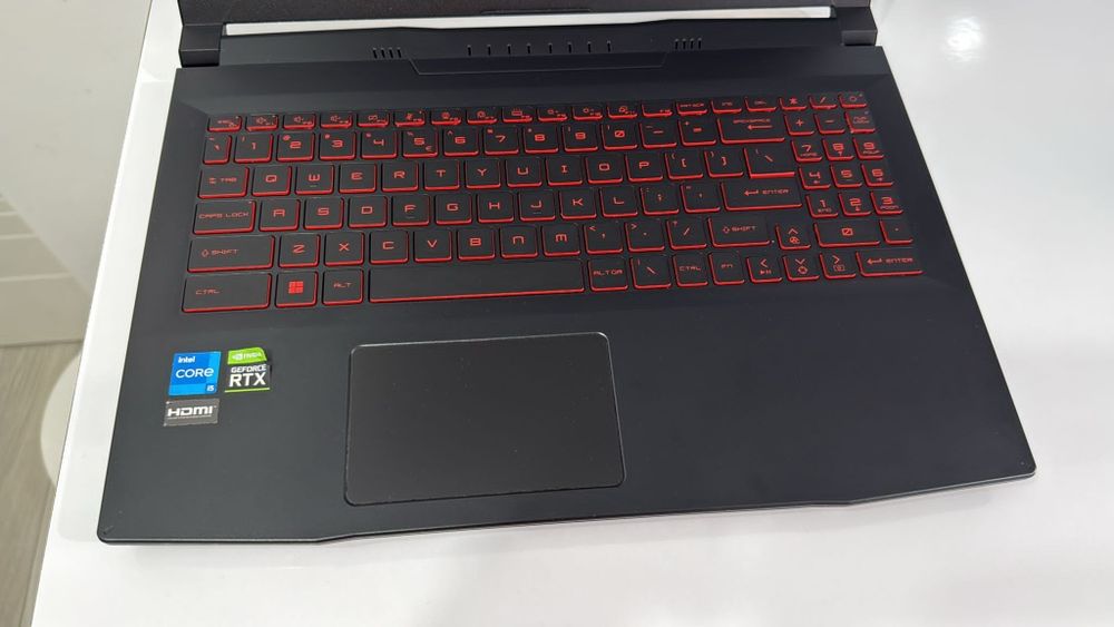 Vând laptop gaming MSI