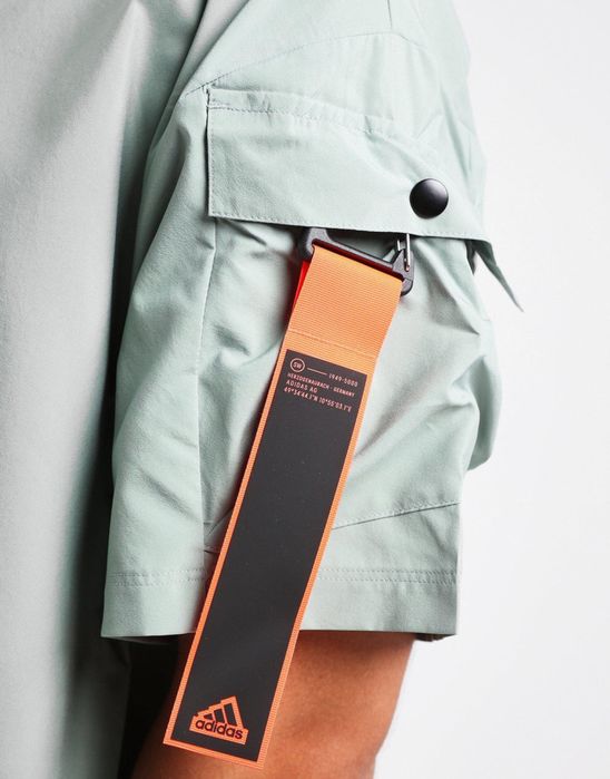Adidas City Escape Parley зелена тениска M / до XL – oversize, водоотблъскваща
