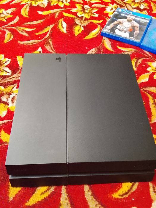 Пс4 фат 500 ГБ с играми и джостиками