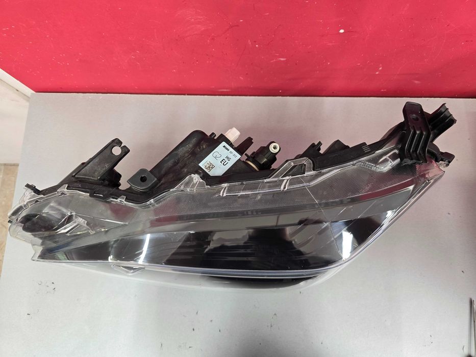Оригинален фар Тойота Ярис  Toyota Yaris Cross Led