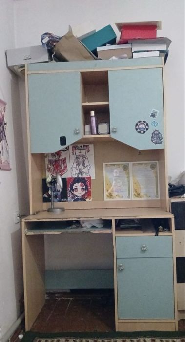 Продам письменный стол и пенал