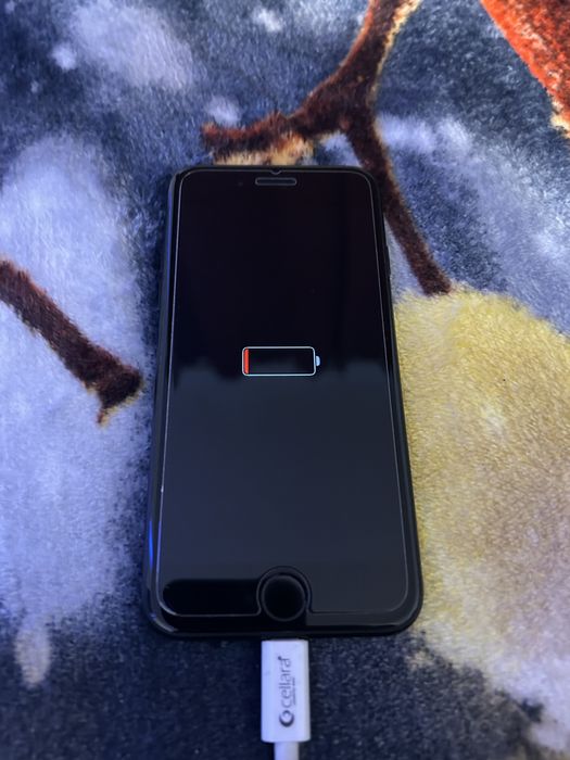 Vand iphone se 3 de piese