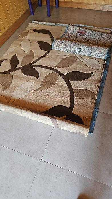 Продам разного размера ковры