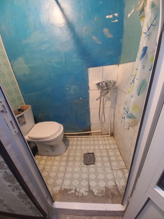 Сдаётся 1 ком квартира в чирчике около гурпака рядом 3- 23 школа